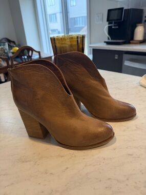 Antelope Brown Leather Curved Ankle Booties with Stacked Heel